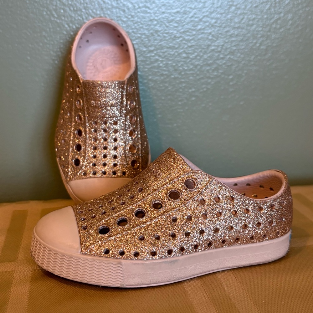 Native Shoes Jefferson Bling glitter slip-on sneaker pink gold sparkles size 6.5